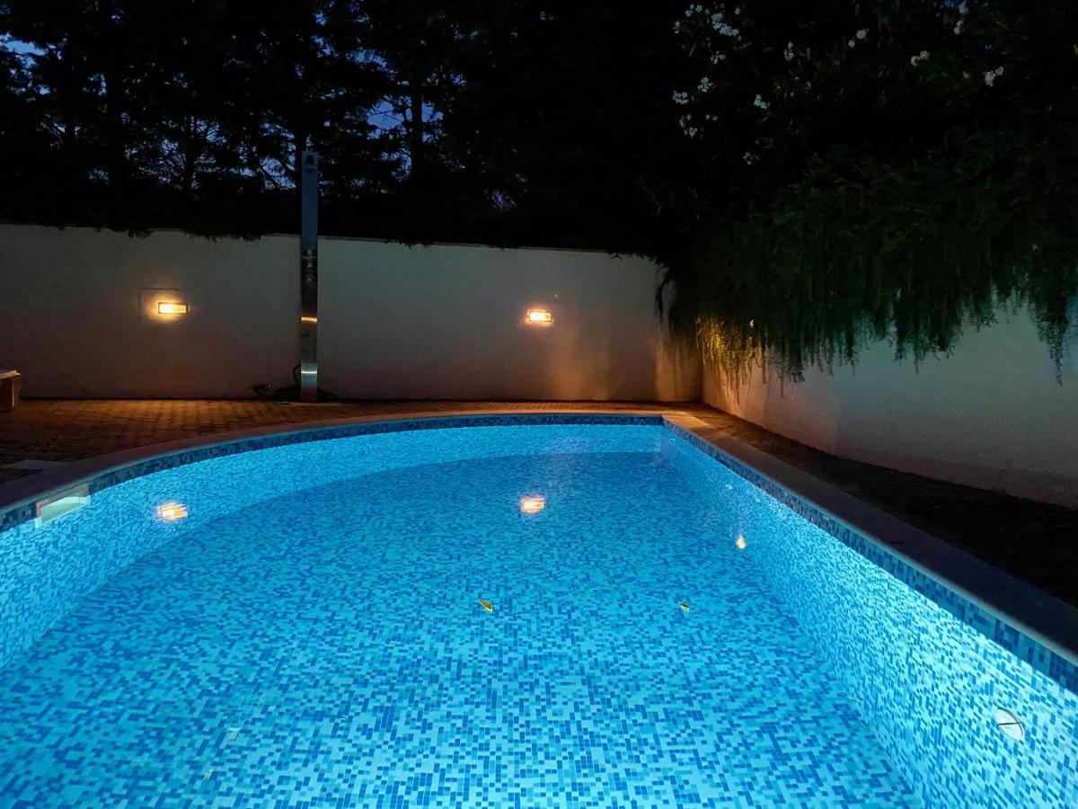 Private Pool And Mediterranean Garden Apt Mia Silo  Bagian luar foto