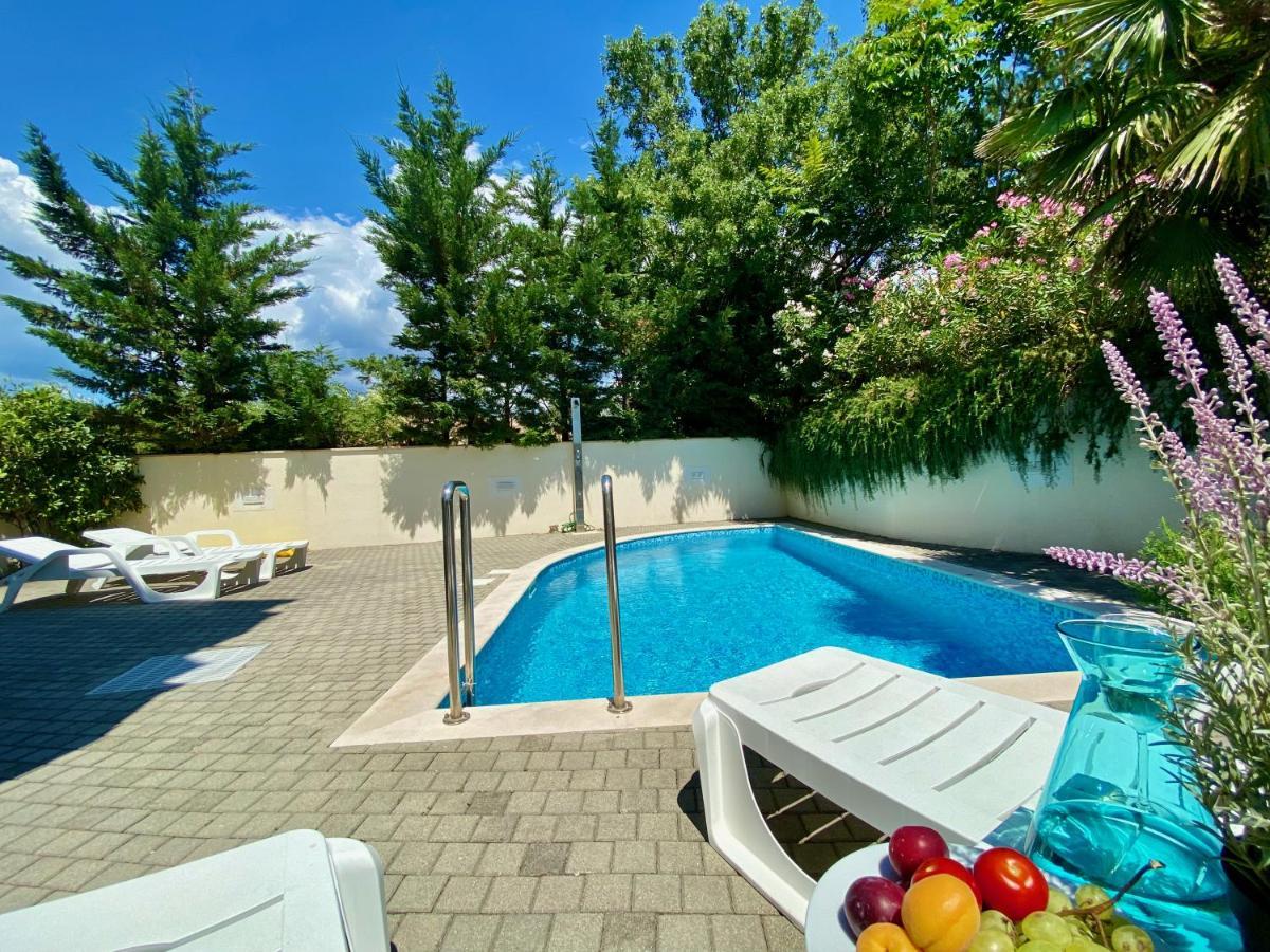 Private Pool And Mediterranean Garden Apt Mia Silo  Bagian luar foto