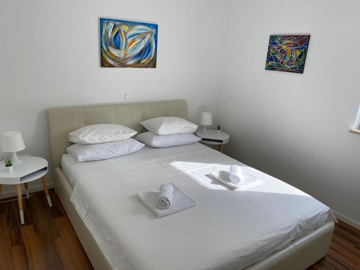 Private Pool And Mediterranean Garden Apt Mia Silo  Bagian luar foto
